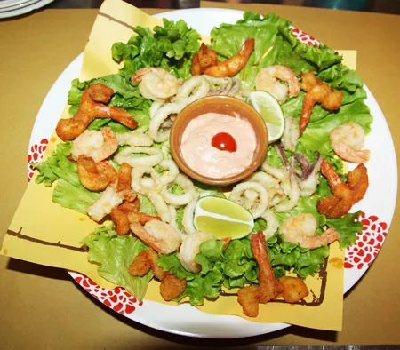 Camarones Empanizado y Calamares